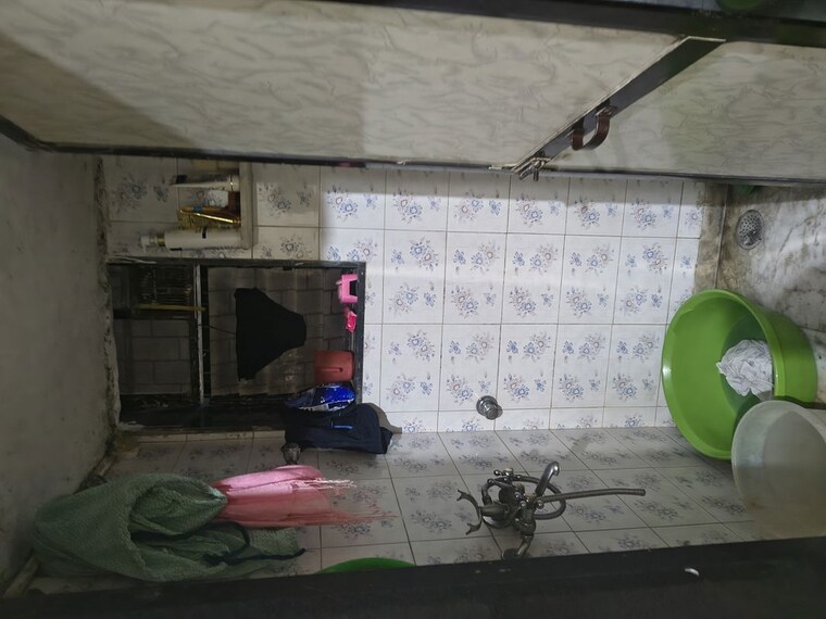 Bathroom, gulmohar-chs-kurla-east 2 Bedroom 650 Sq.Ft. Apartment In Kurla East Mumbai 10479313