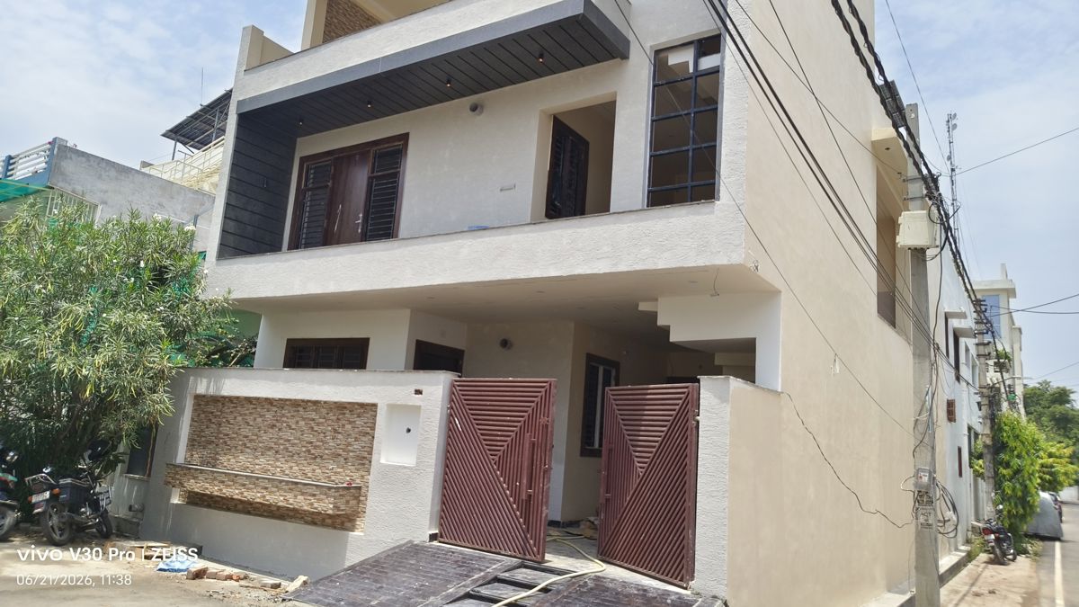 5 BHK + Pooja Room,Servant Room,Study Room,Extra Room,Basement,Store Room 5500 Sq.Ft. Independent House in Manas Enclave Phase II