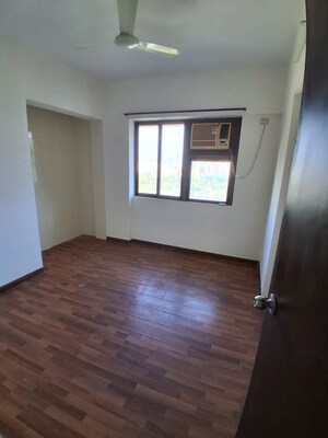 Room in 2 BHK Apartment at Lodha Splendora, Ghodbunder Road – for Rent