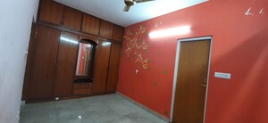 Room in 2 BHK Apartment at Halasuru – for Rent