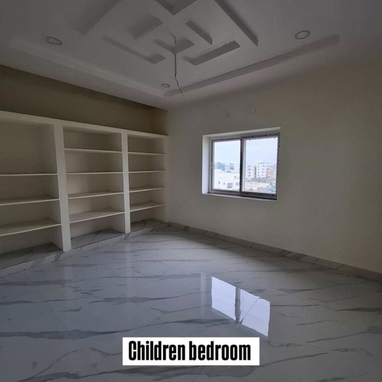  Parking, friends colony 3 Bedroom 300 Sq.Yd. Builder Floor In Friends Colony Delhi 10479395
