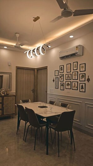 Team Area in 3 BHK Builder Floor at Friends Colony – for Rent
