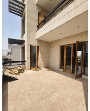 2 BHK Builder Floor – Exterior View View at Auto Market - for Rent
