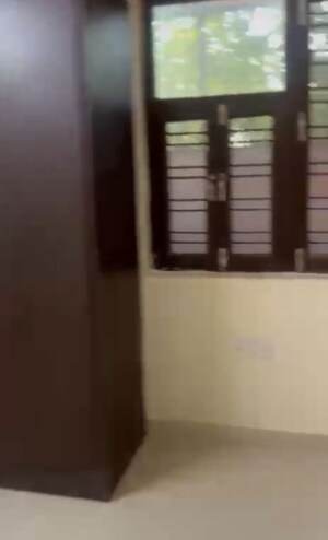 Room in 3 BHK Independent House at Sector 9 – for Rent