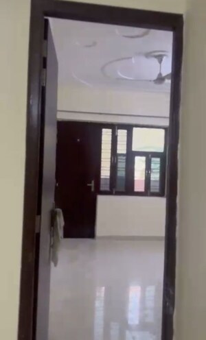 Room in 3 BHK Independent House at Sector 9 – for Rent