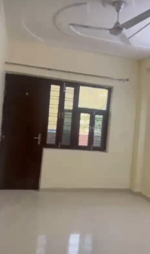Room in 3 BHK Independent House at Sector 9 – for Rent