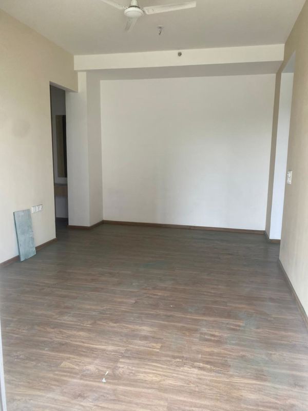 3.5 BHK + Servant Room,Study Room 2110 Sq.Ft. Apartment in The Center Court Prime
