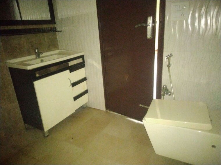 Kitchen, sushant lok i 3 Bedroom 215 Sq.Yd. Builder Floor In Sushant Lok I Gurgaon 10479461