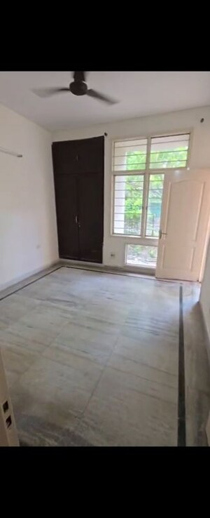 Room in 3 BHK Apartment at Eldeco Green Meadows, Pi Greater Noida – for Sale