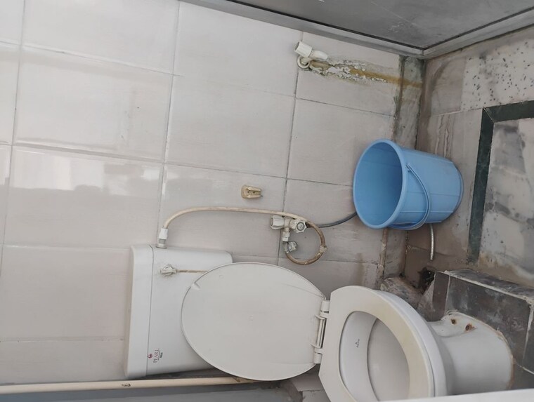 Bathroom, vineet khand Pg For Girls In Vineet Khand 10479472