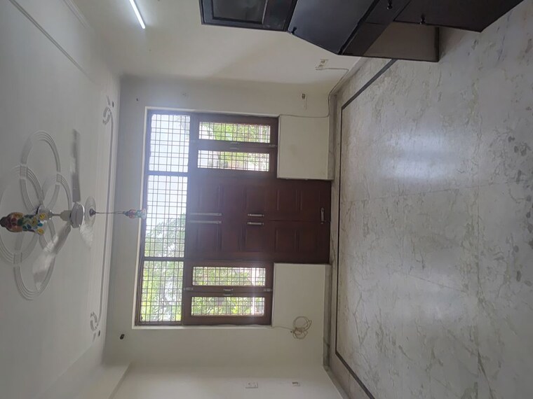 Room, rwa-apartments-sector-50 3 Bedroom 300 Sq.Mt. Builder Floor In Sector 50 Noida 10479478