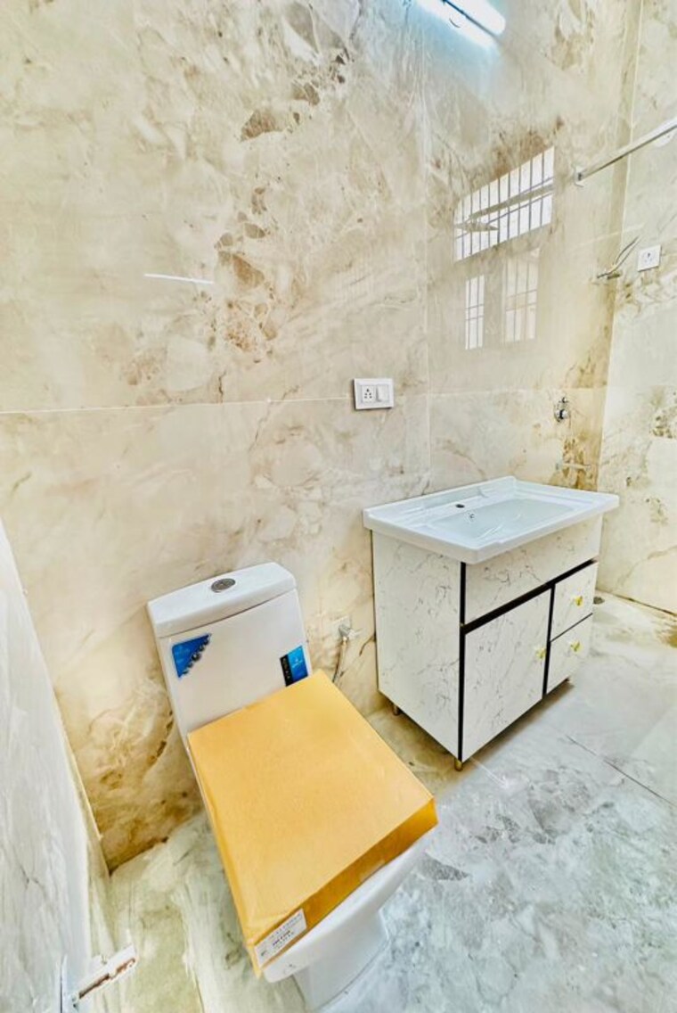Bathroom, us-pine-homes 3 Bedroom 225 Sq.Yd. Builder Floor In Dhakoli Zirakpur 10479491