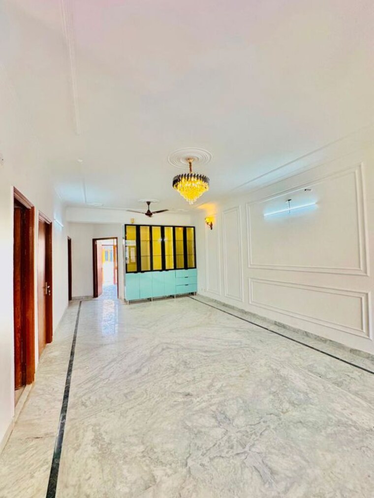 Room, us-pine-homes 3 Bedroom 225 Sq.Yd. Builder Floor In Dhakoli Zirakpur 10479491