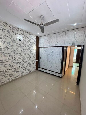 Room in 3 BHK Builder Floor at Guru Nanak Enclave, Dhakoli – for Sale