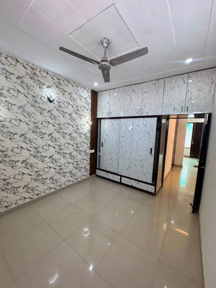 Room, guru-nanak-enclave 3 Bedroom 125 Sq.Ft. Builder Floor In Dhakoli Zirakpur 10479502