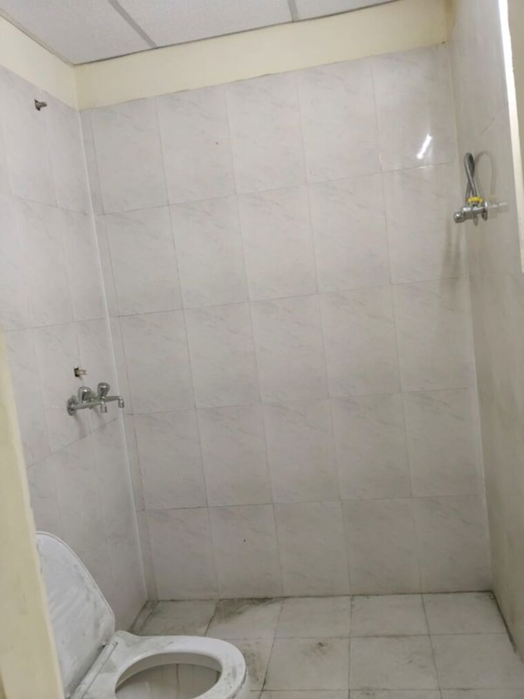 Bathroom, pyramid-midtown 2 Bedroom 850 Sq.Ft. Apartment In Sector 59 Gurgaon 10479514