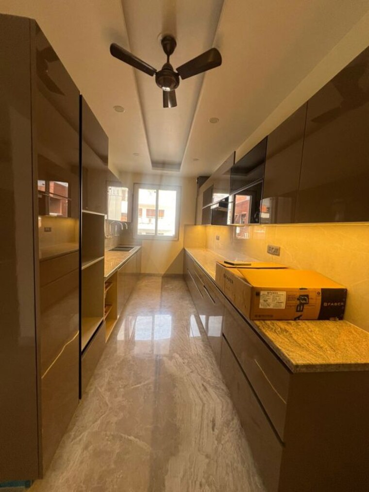 Kitchen, sector 31 3 Bedroom 2500 Sq.Ft. Builder Floor In Sector 31 Gurgaon 10479548