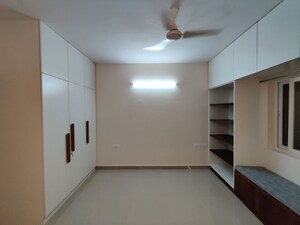 Room in 3.5 BHK Apartment at Mantri Webcity, Hennur – for Rent