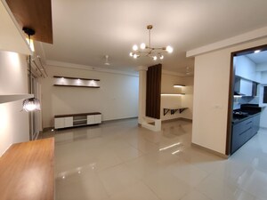 Room in 3.5 BHK Apartment at Mantri Webcity, Hennur – for Rent