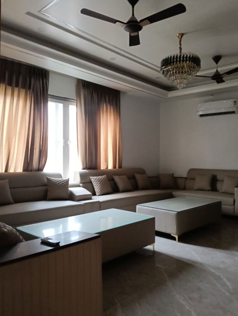 Team Area, sector 12a 3 Bedroom 2300 Sq.Ft. Builder Floor In Sector 12a Gurgaon 10479555