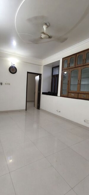 Room in 3 BHK Apartment at DDA Platinum Heights, Sector 18 Dwarka – for Rent
