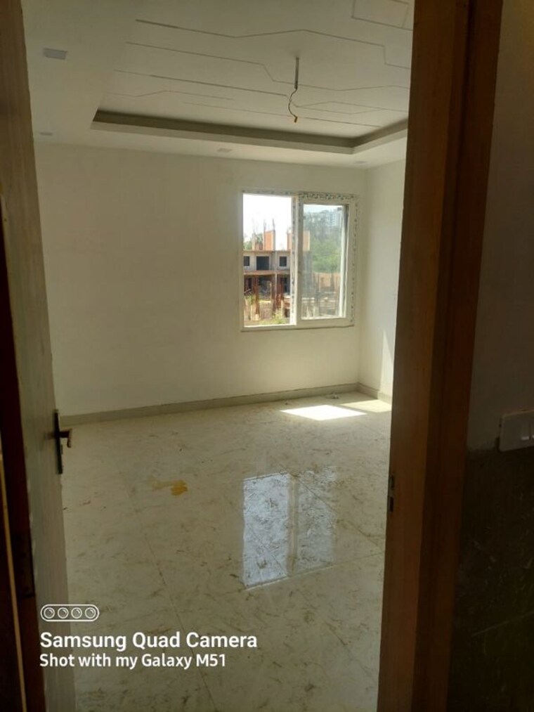 Room, sector 107 3 Bedroom 1600 Sq.Ft. Builder Floor In Sector 107 Noida 10479657