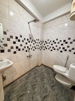 Bathroom in 1 BHK Builder Floor at Saket – for Rent