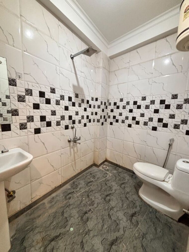 Bathroom, saket 1 Bedroom 450 Sq.Ft. Builder Floor In Saket Delhi 10479675