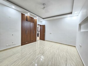 Room in 3 BHK Builder Floor at Rajpur – for Rent
