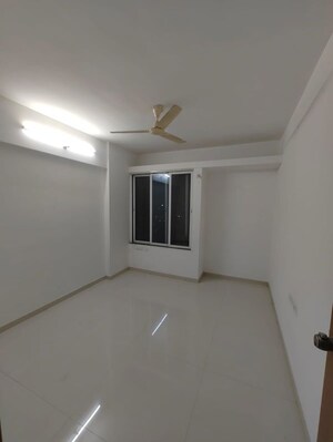 Room in 2 BHK Apartment at Kohinoor Zen Estate, Kharadi – for Rent