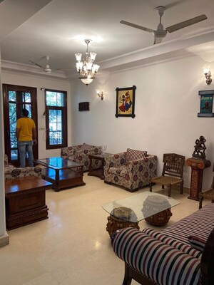 Living Room in 3 BHK Apartment at Sarvodaya Enclave – for Rent