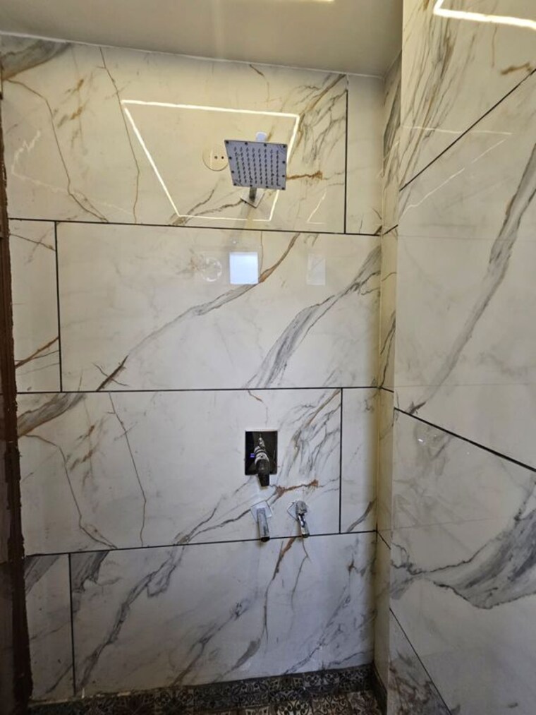 Bathroom, dwarka mor 2 Bedroom 60 Sq.Yd. Builder Floor In Dwarka Mor Delhi 10479718