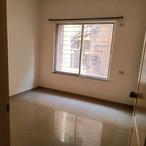 Room in 2 BHK Apartment at G K Rajaveer Palace, Pimple Saudagar – for Rent