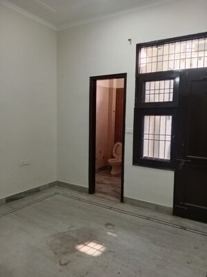 Room in 2 BHK Builder Floor at Huda – for Rent