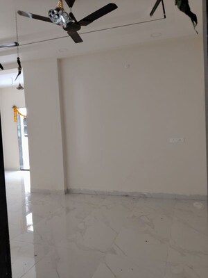 Room in 2 BHK Apartment at Madhapur – for Sale