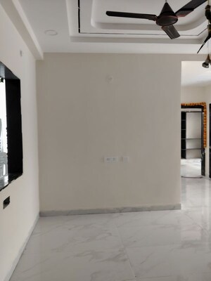 Room in 2 BHK Apartment at Madhapur – for Sale