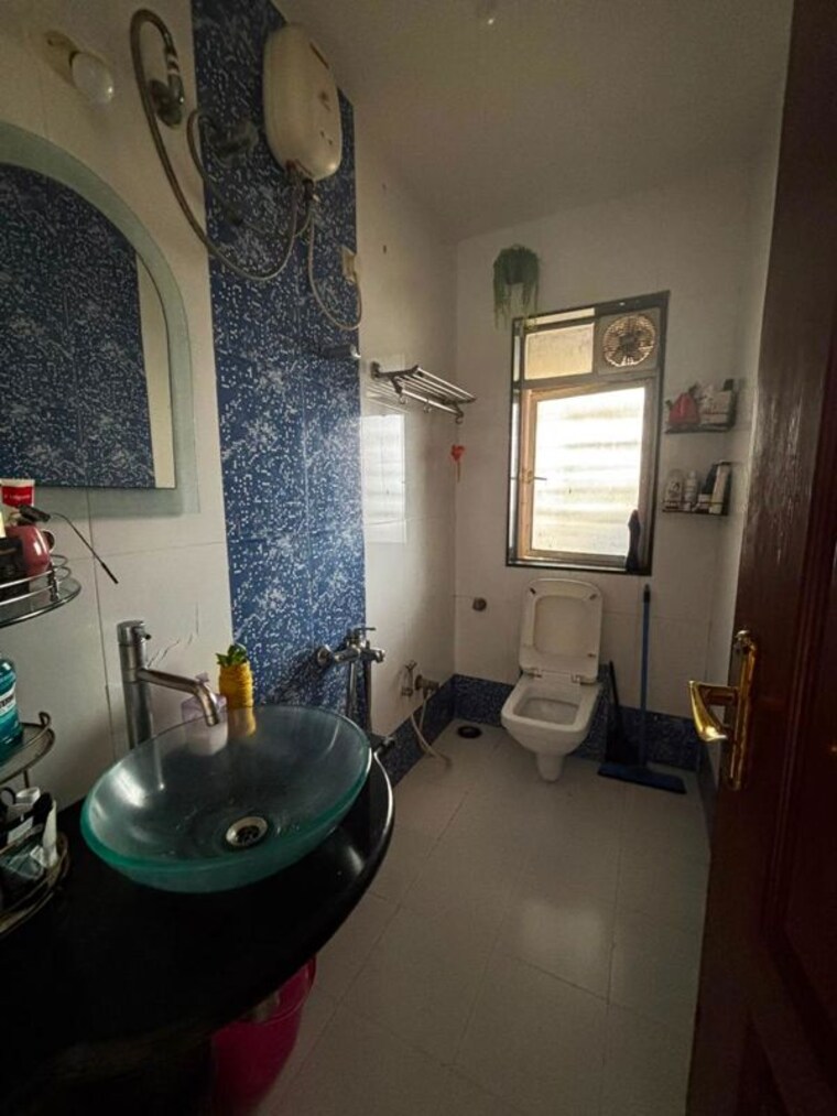 Bathroom, adityavardhan-apartment 3 Bedroom 1300 Sq.Ft. Apartment In Powai Mumbai 10479829