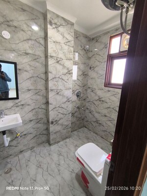 Bathroom in 1 BHK Apartment at Saket – for Rent