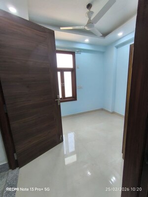 Room in 1 BHK Apartment at Saket – for Rent
