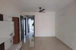 Room in 3 BHK Apartment at Sushant Lok I – for Sale