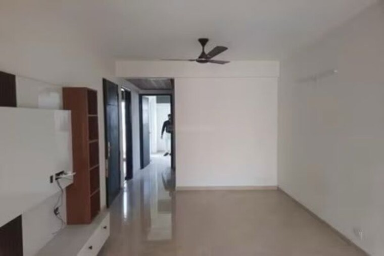 Room, sushant lok i 3 Bedroom 365 Sq.Yd. Apartment In Sushant Lok I Gurgaon 10479869
