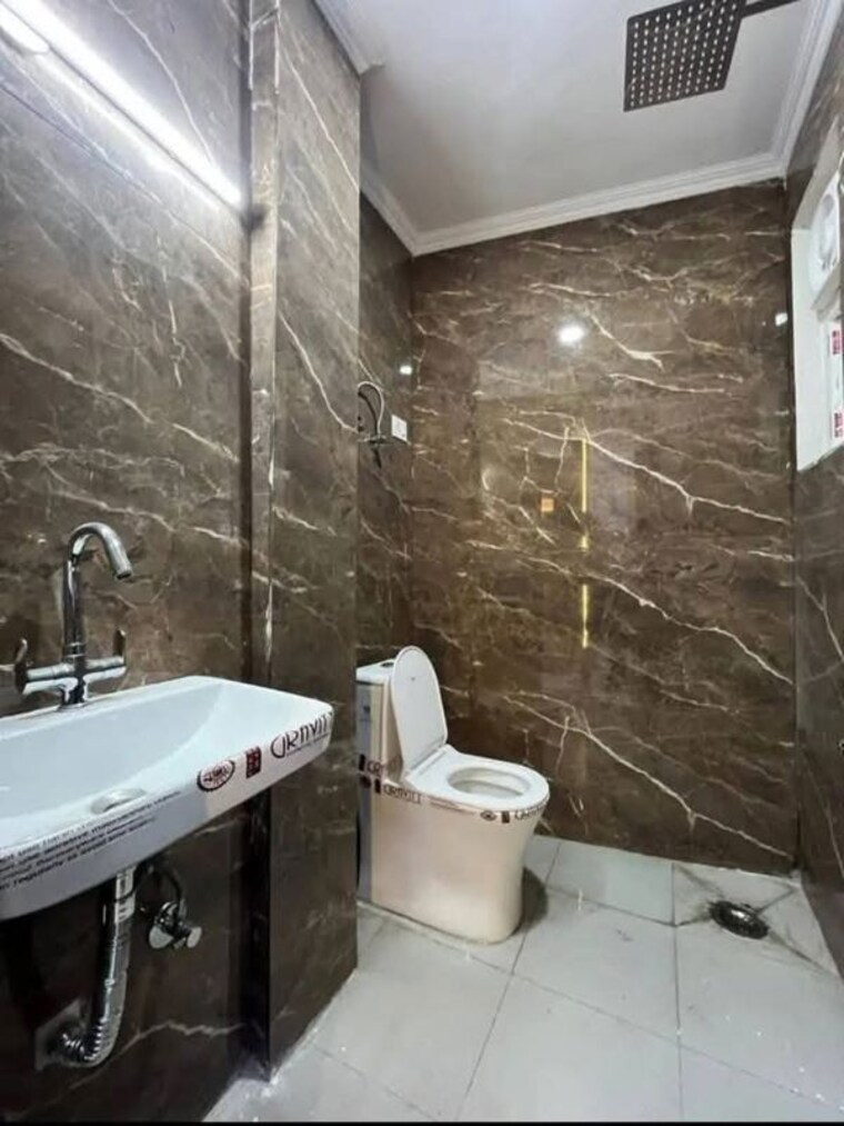 Bathroom, sainik farm 1 Bedroom 440 Sq.Ft. Apartment In Sainik Farm Delhi 10479901