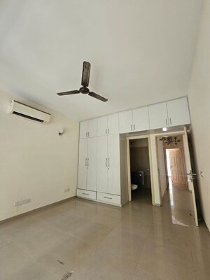 Room in 3 BHK Apartment at Emaar MGF Emerald Hills, Sector 65 – for Rent