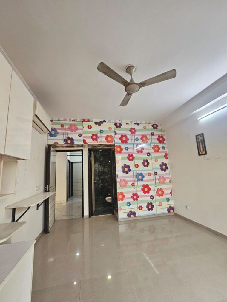 Living Room, emaar-mgf-emerald-hills 3 Bedroom 2403 Sq.Ft. Apartment In Sector 65 Gurgaon 10479892