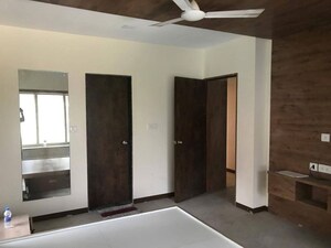 Room in 3 BHK Apartment at Blossom CHS Dadar, Dadar East – for Rent