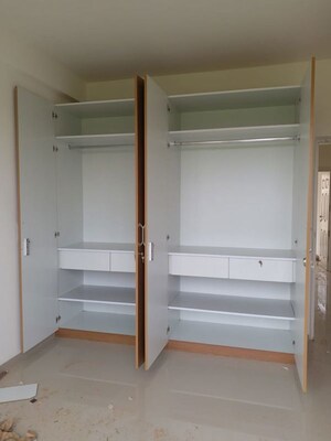 Furnished Amenities in 3 BHK Apartment at Emaar MGF Emerald Hills, Sector 65 – for Rent