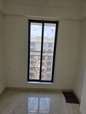 Room in 1 BHK Apartment at Chandiwala Pearl Heaven, Andheri East – for Rent