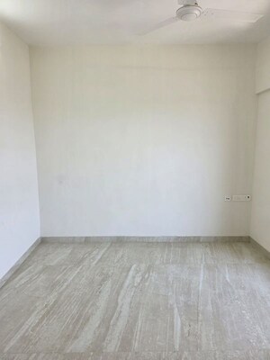 Room in 1 BHK Apartment at Chandiwala Pearl Heaven, Andheri East – for Rent
