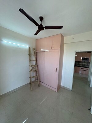 Room in 2 BHK Apartment at Signature The Millennia 3, Sector 37d – for Rent