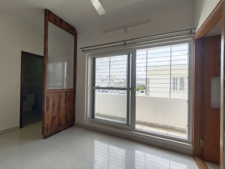 Room, hal layout 3 Bedroom 2100 Sq.Ft. Builder Floor In Hal Layout Bangalore 10479985